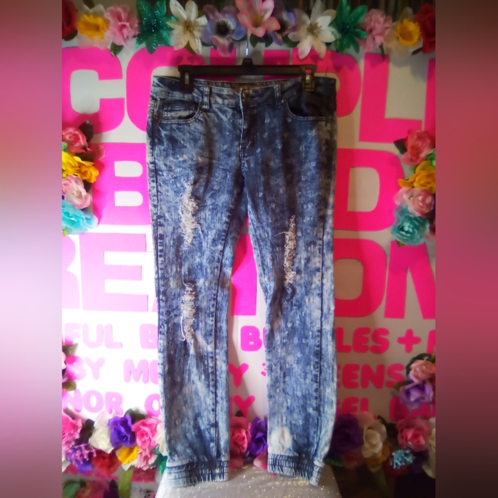 #022👉🏼Women's/Teens Blue💙/White🤍 Tie-dyed Jeans